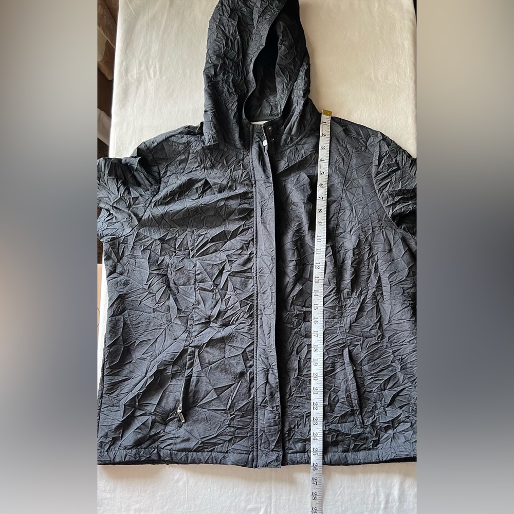Women's ZENERGY by Chico's Black Full Zip Nylon Jacket Size 3 - Picture 7 of 7